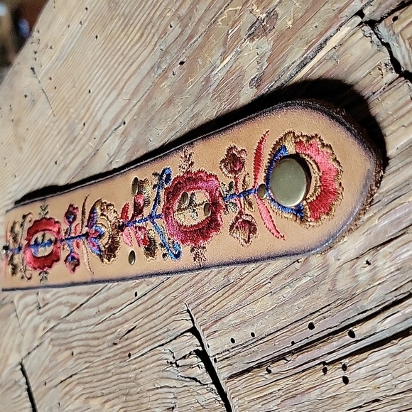 Embroidered Leather Cuff Bracelet - Picture 3 of 10